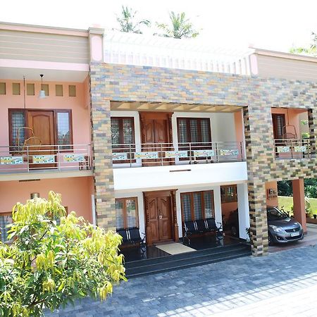 Periyar Villa Home Stay - 提喀迪 外观 照片